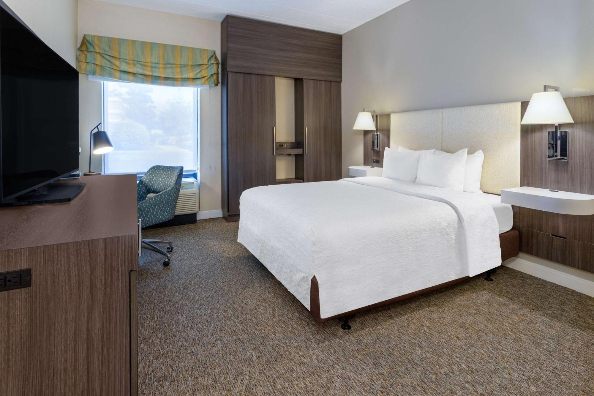Hampton Inn & Suites Valley Forge/Oaks Phoenixville Exterior photo