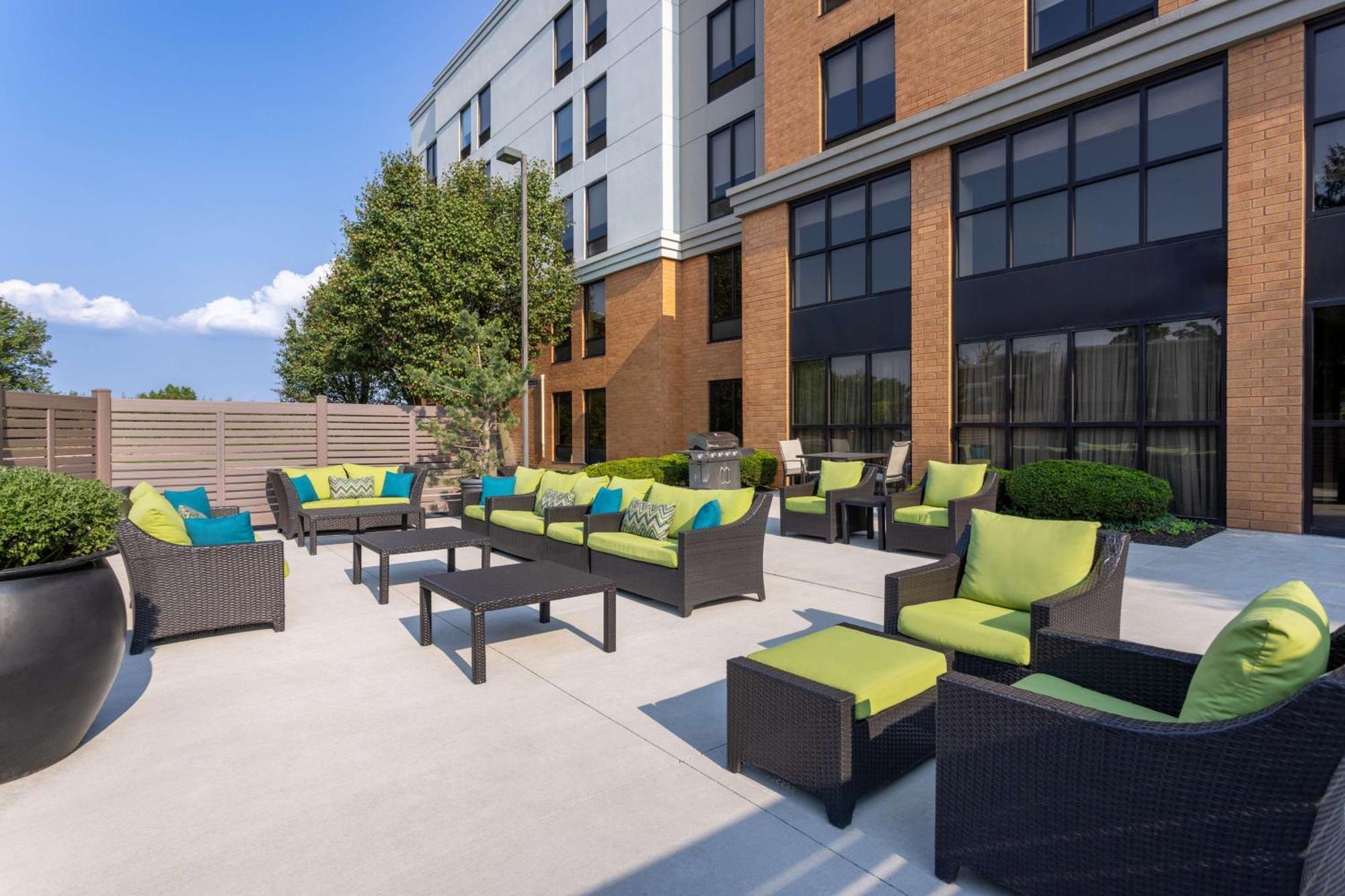 Hampton Inn & Suites Valley Forge/Oaks Phoenixville Exterior photo