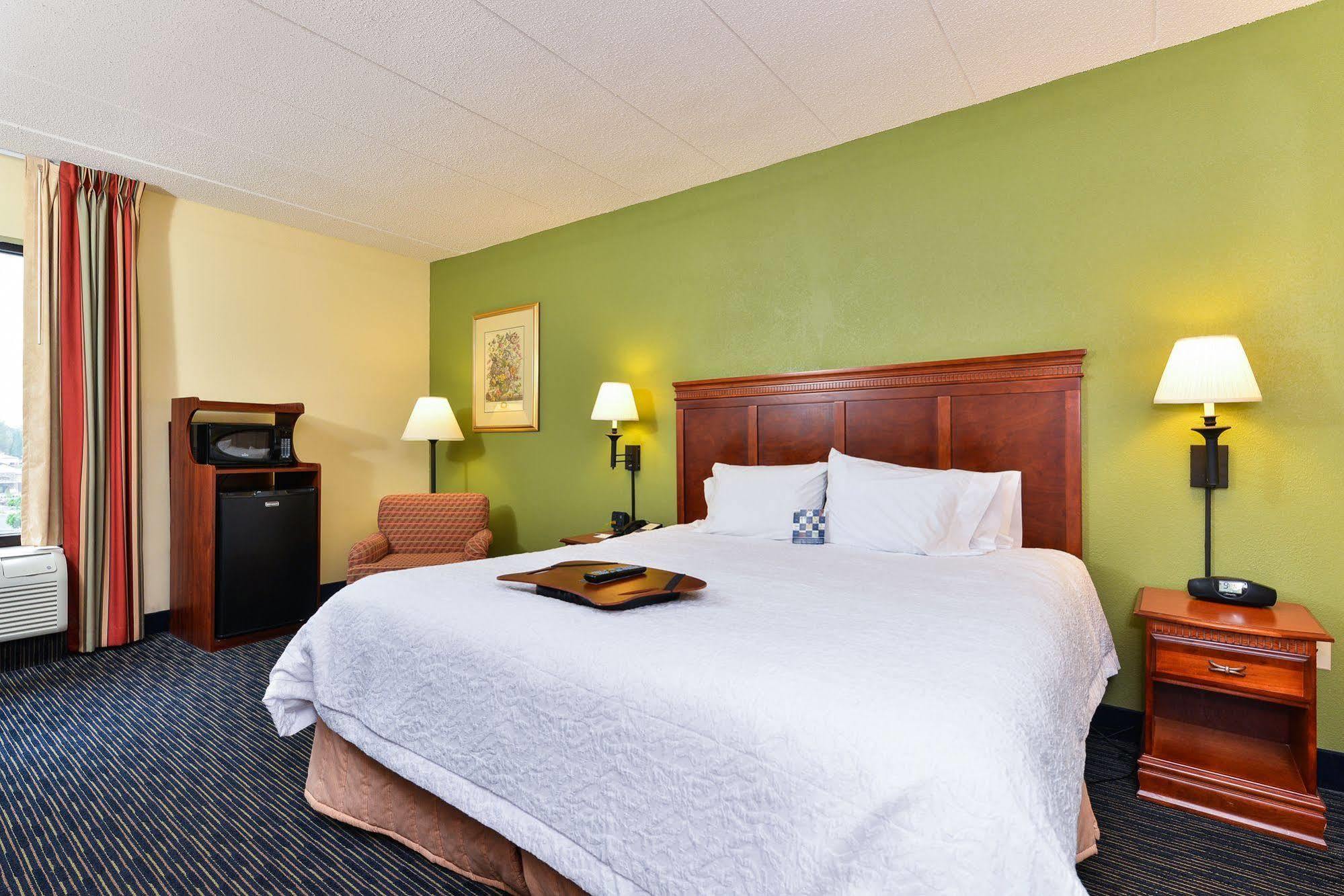 Hampton Inn & Suites Valley Forge/Oaks Phoenixville Exterior photo